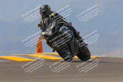 media/Sep-11-2022-SoCal Trackdays (Sun) [[81b7e951af]]/Turn 9 (930am)/